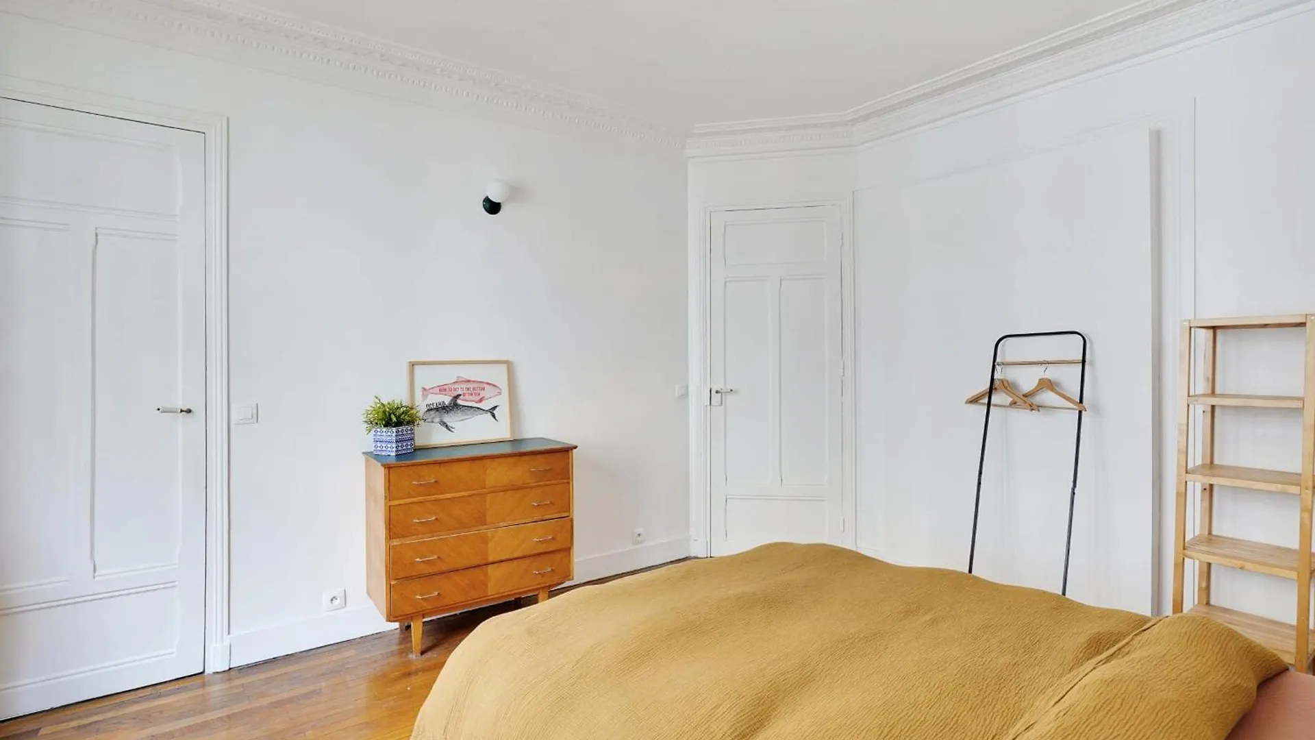 Buttes Chaumont Charming Apartment For 4 People Parigi