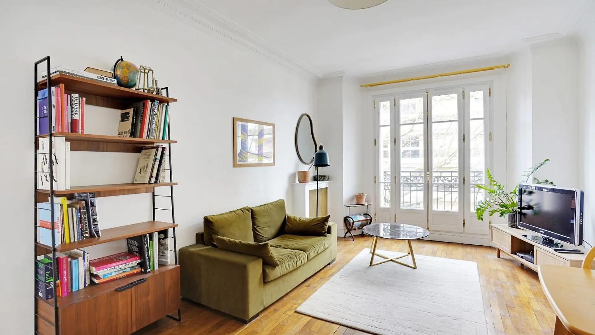 Buttes Chaumont Charming Apartment For 4 People Parigi Francia