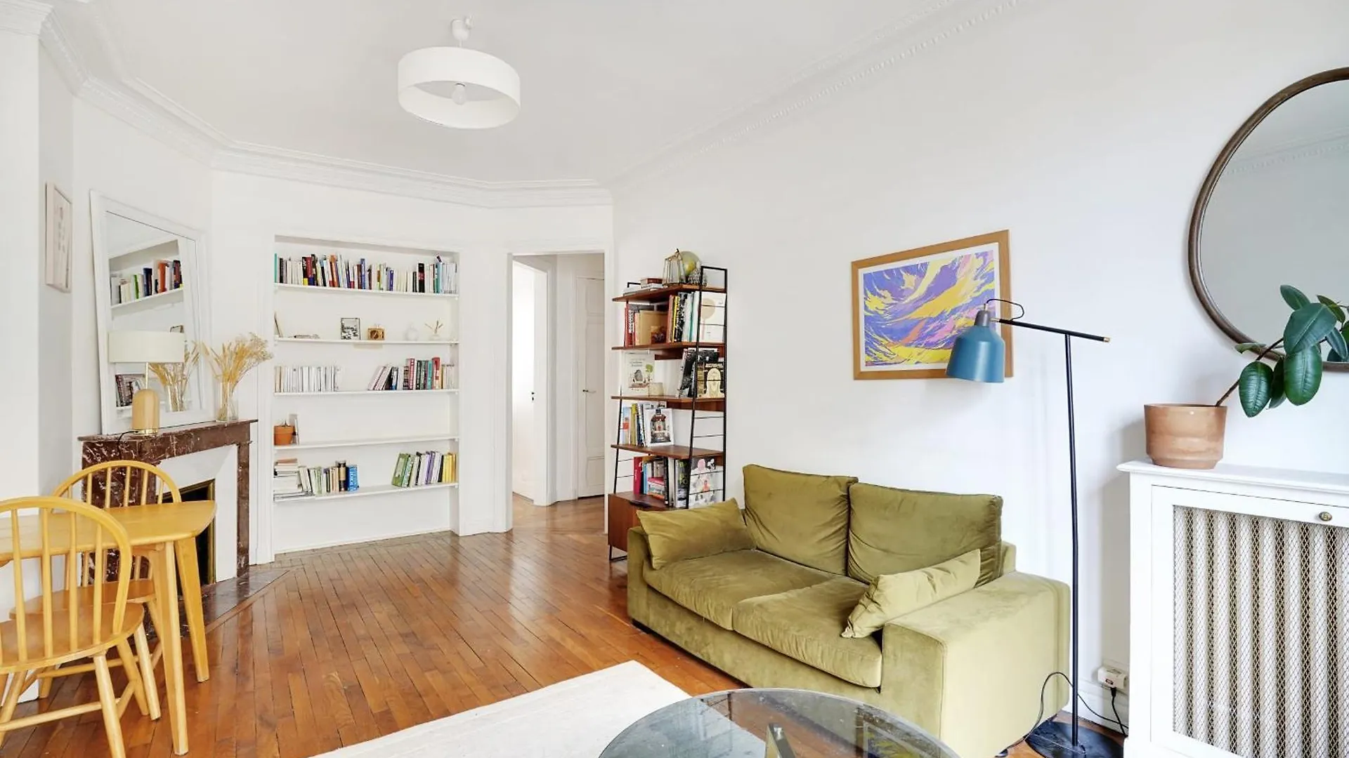 Buttes Chaumont Charming Apartment For 4 People Paris