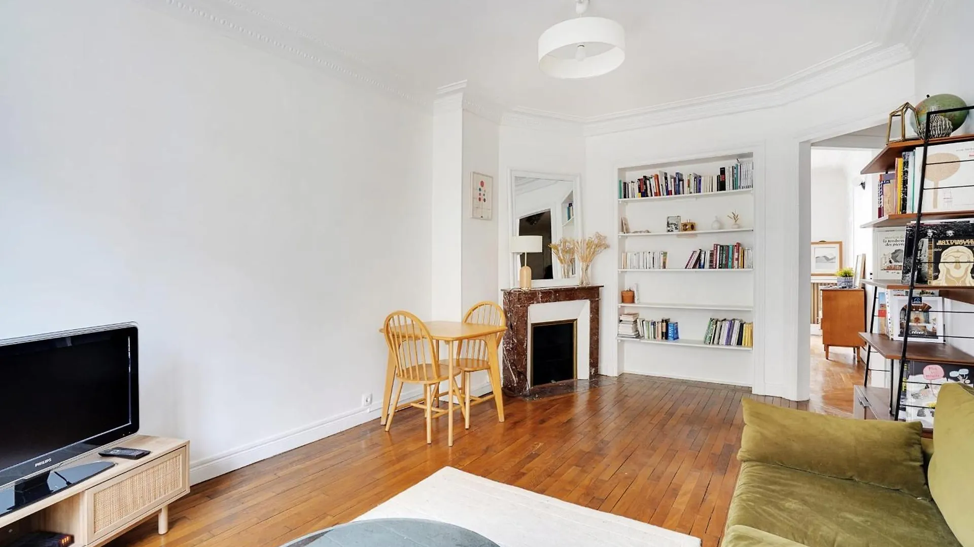 Buttes Chaumont Charming Apartment For 4 People Párizs