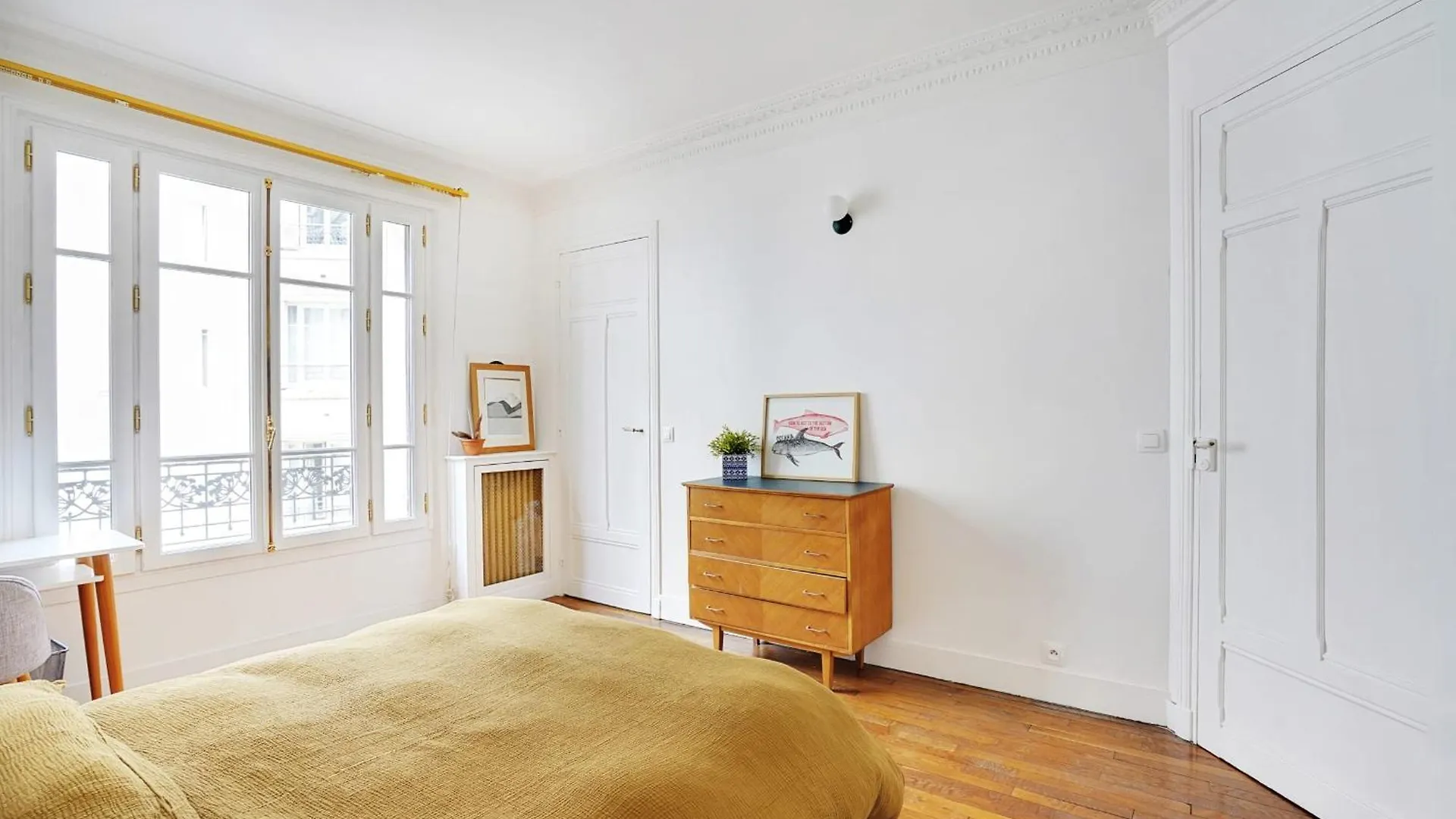 Buttes Chaumont Charming Apartment For 4 People Párizs Franciaország